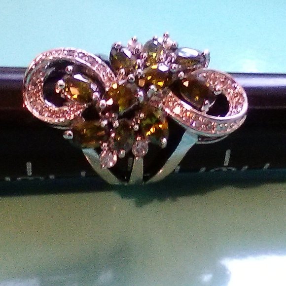 Posh Peridot Marquise cut Stone in WG Setting SZ 6 - Picture 7 of 8